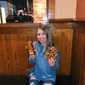 Meet your Posher, Aja